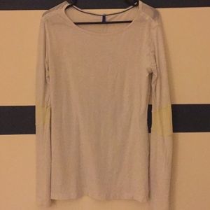 Lulu lightweight shirt with pale yellow stripes 10